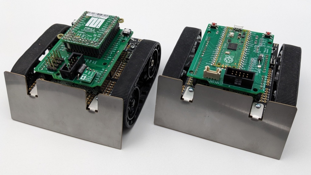 Les adaptateurs Pyboard-Zumo et Pico-Zumo installés sur des robots Zumo